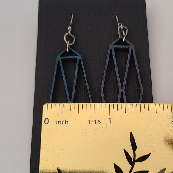 Laser Cut Geometric Wood Earrings - Picture 6 of 7